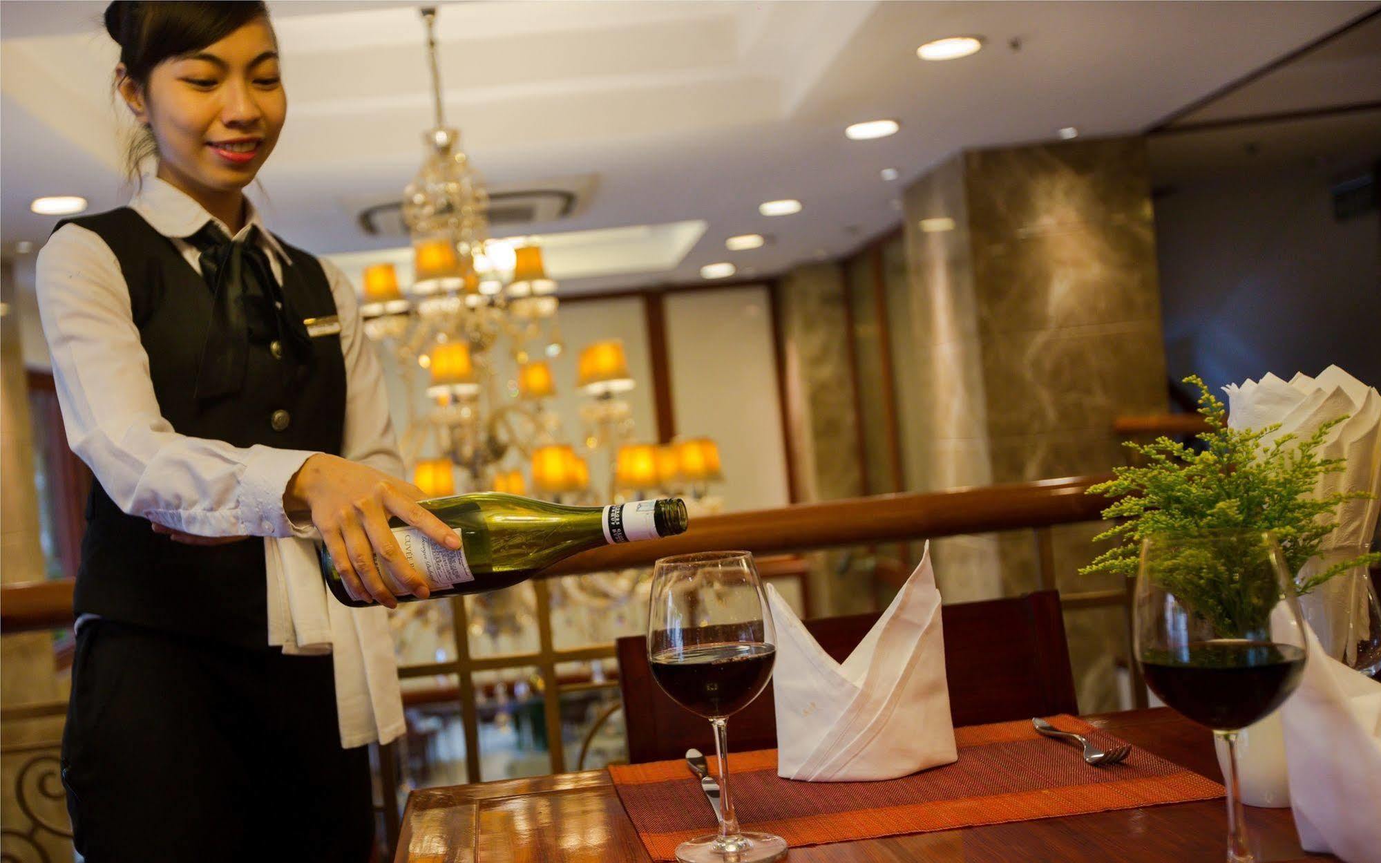 โคนิเฟอร์ บูทิก โฮเต็ล Hotel ฮานอย ภายนอก รูปภาพ